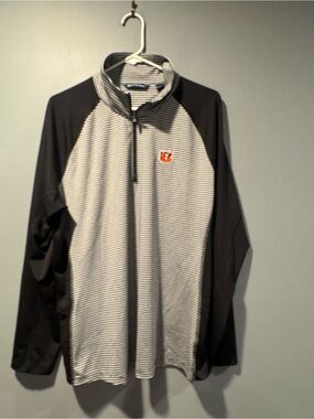 *Cutter & Buck Black Sleeves White/Gray Striped Quarter-Zip Pullover